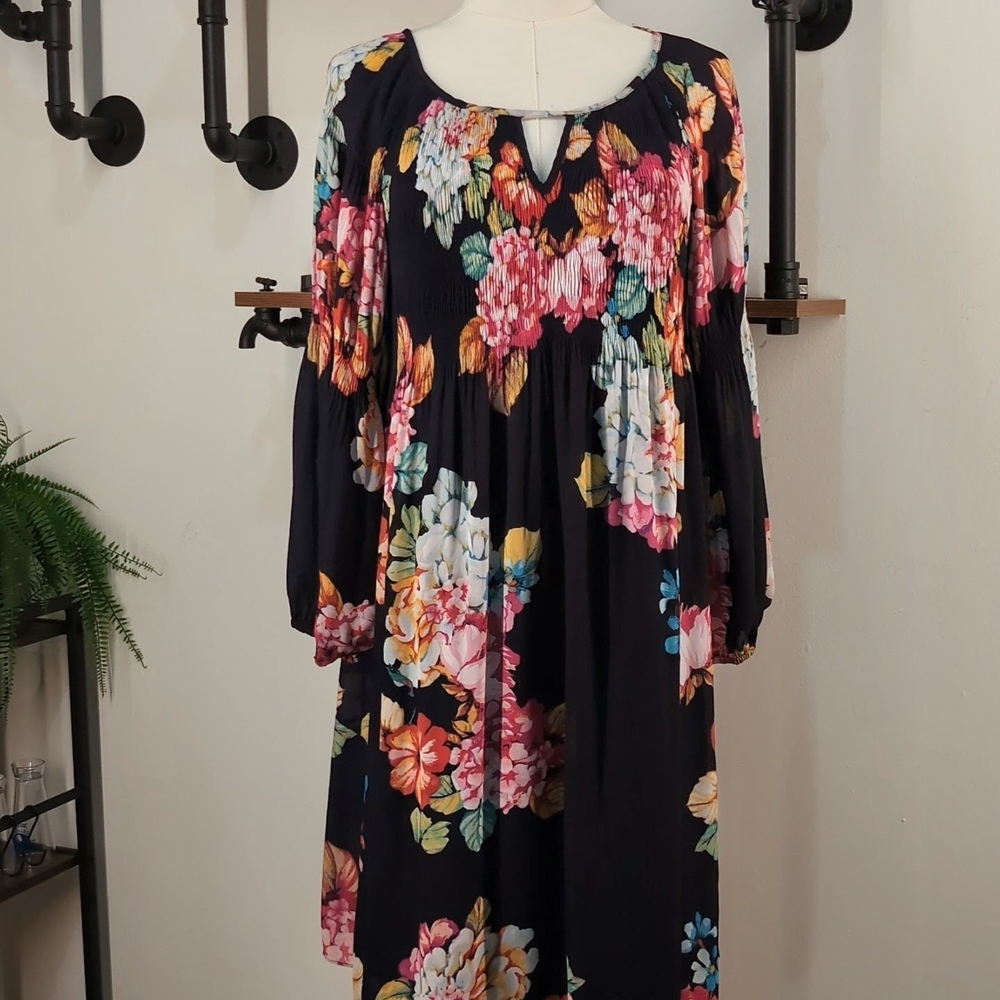 Vibrant Spense Floral Midi Dress in Black. Perfect for Office Siren/Dark Romance